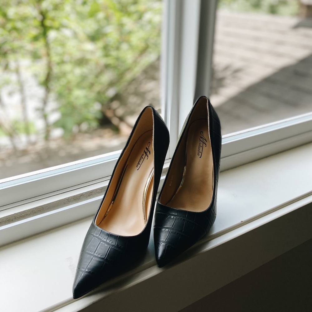 black court heels (size US 7)